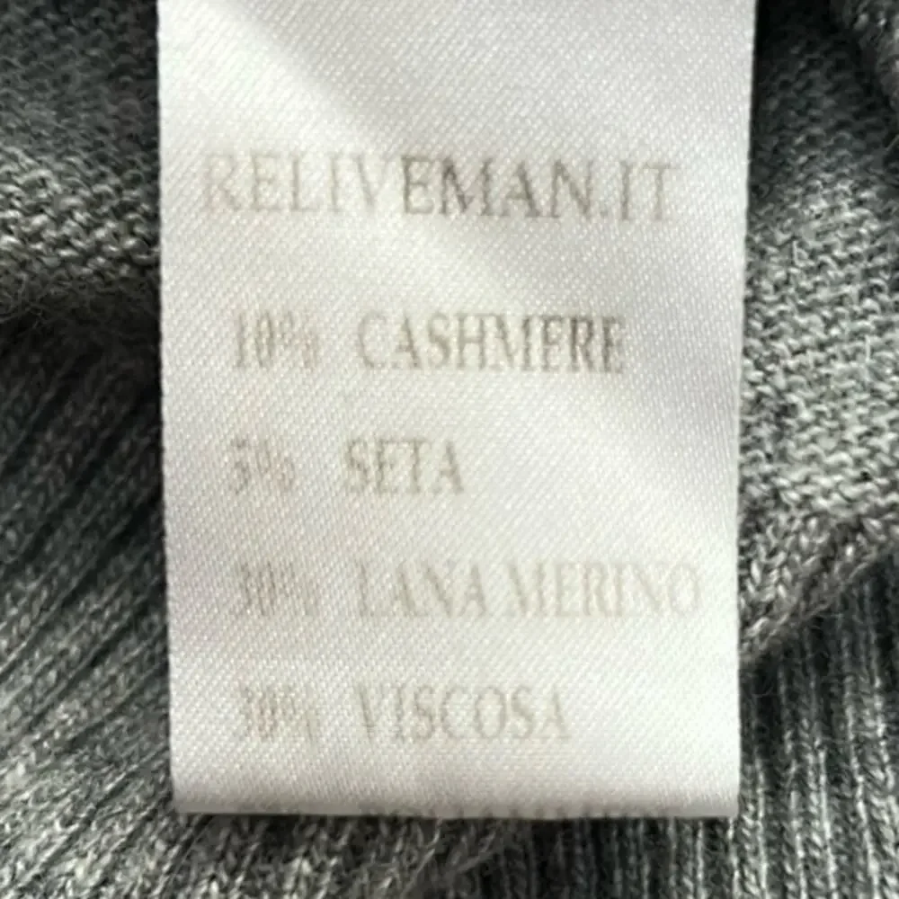 Basus Gray V-Neck Sweater, Silk, Merino Wool, Cashmere & Viscose, Size Large